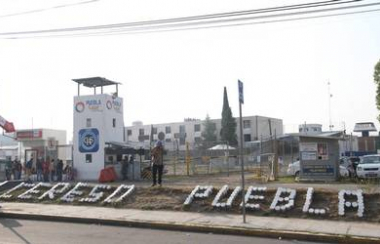 Bebé es hallado muerto en un penal de Puebla