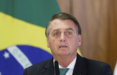 Hospitalizaron a Jair Bolsonaro por posible obstrucción intestinal