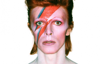 Warner Music compra todo el catálogo de música de David Bowie