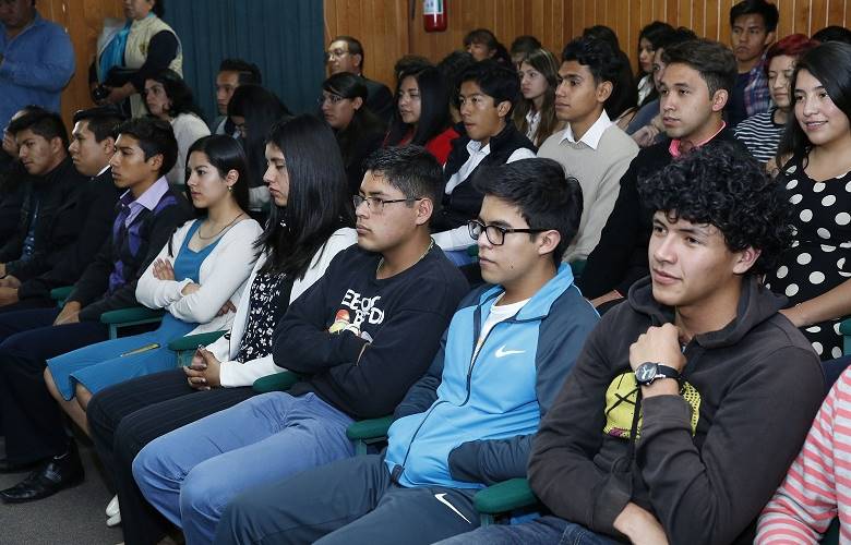 Entrega miguel sámano apoyos en chapa de mota