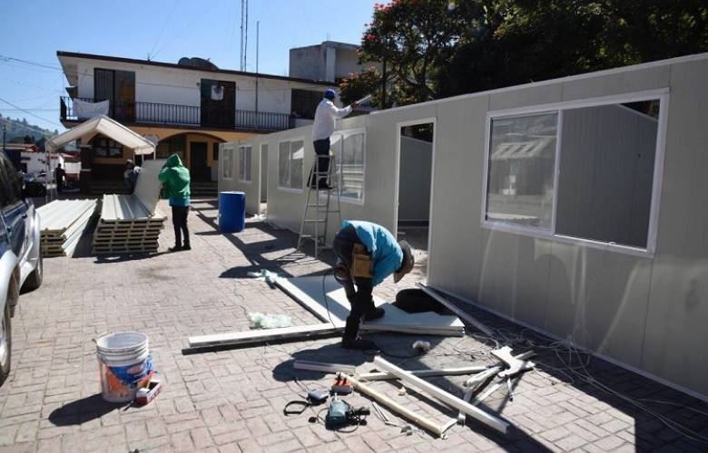 Supervisan avances en los trabajos de reconstrucción de escuelas 