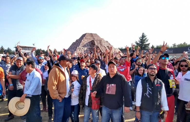 Promueve turismo estatal destinos mexiquenses en foro de autos
