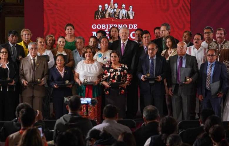 AMLO busca promulgar Reforma Educativa en pleno día del Maestro