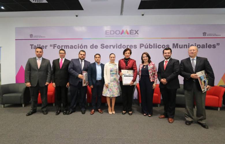 Capacitan a servidores públicos a favor de la actividad turística