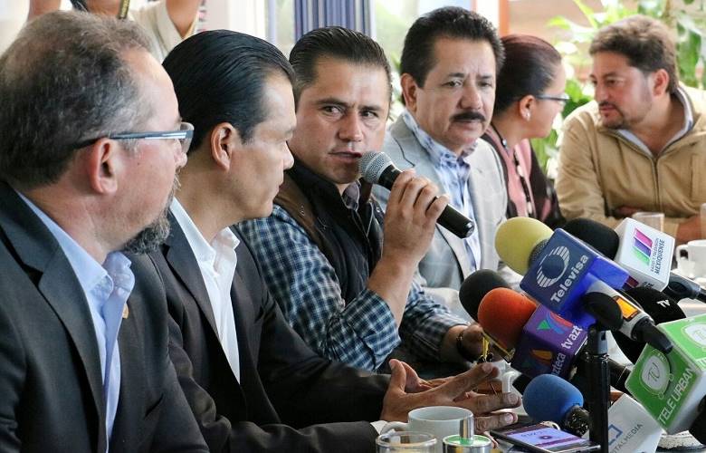 Edil de Otumba se adhiere al proyecto de Juan Zepeda; el candidato destaca su crecimiento en las encuestas