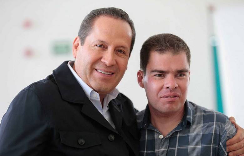 Anuncia Eruviel Ávila apoyo para capacitar a perro guía para personas con ceguera