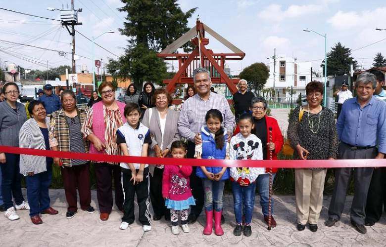 Vecinos de Izcalli IPIEM celebran rehabilitación de parque