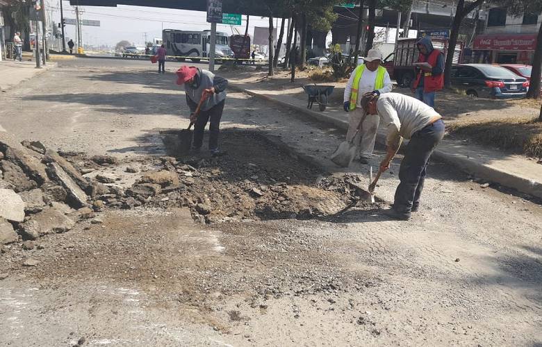 Intensifica Toluca rehabilitación de calles a través del bacheo