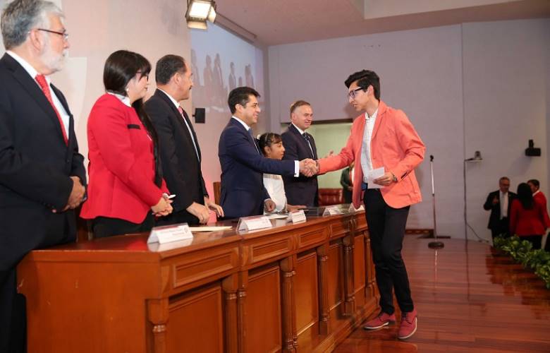 Preparación académica, exigencia social para el PJEDOMEX