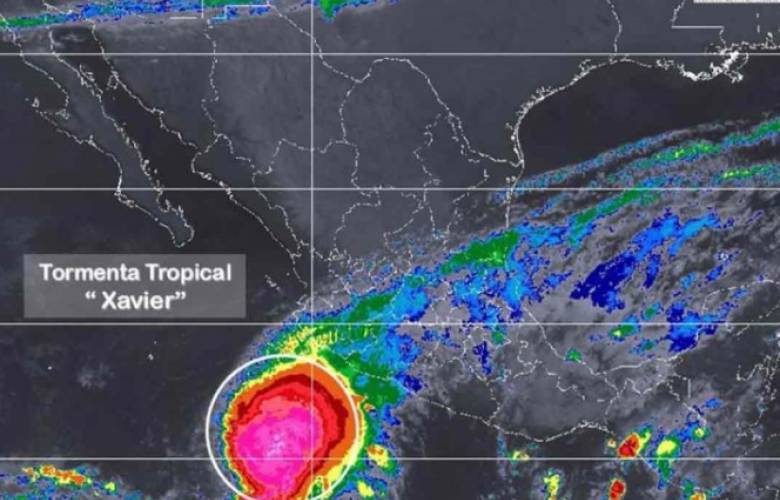 â€˜Xavierâ€™ se fortalece en costas de Colima y Jalisco