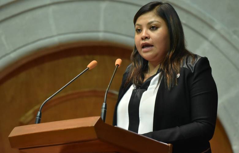    Propone Anais Burgos incluir la democracia directa y participativa en la constitución