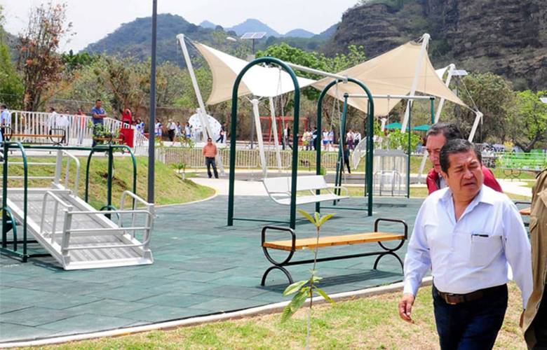 Construirá EDOMEX 20 plazas estado de México en este año