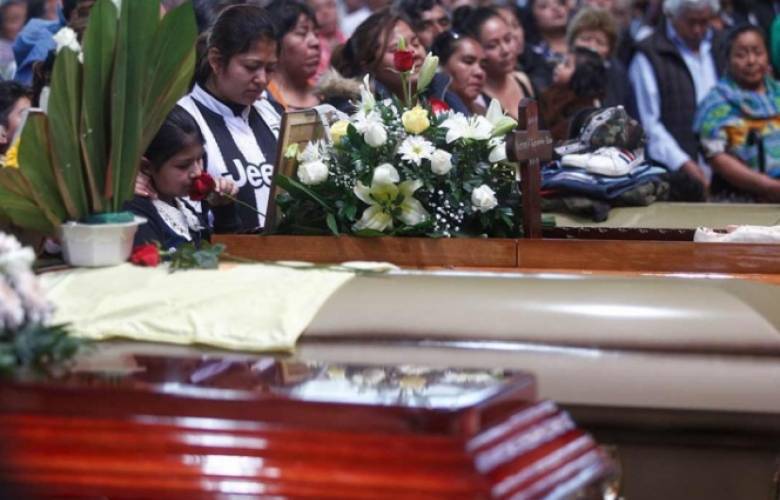 Panteón de Tlahuelilpan es insuficiente para sepultar a muertos por explosión