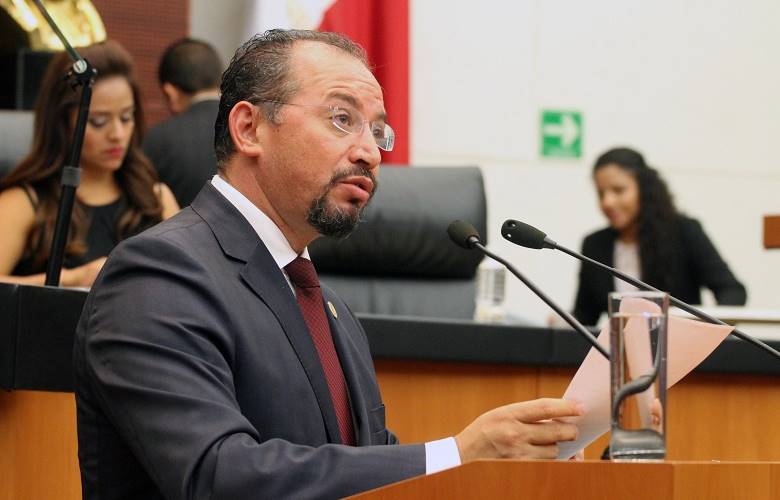 Alcalde de Metepec reconoce labor de servidores públicos durante contingencia los primeros días del mes