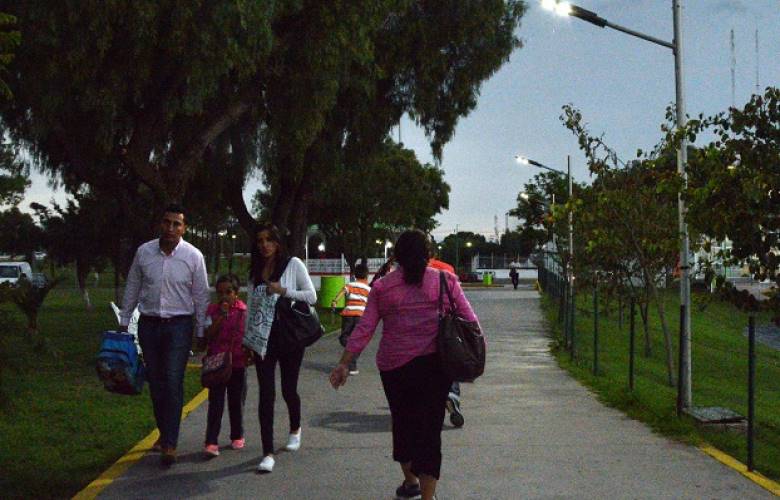 Grupos vulnerables reciben apoyos municipales
