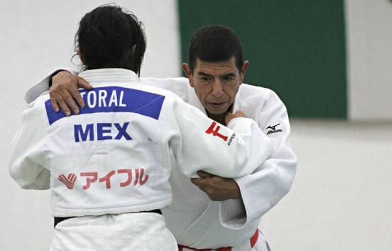 Participa atleta de la UAEM en PANamericano de kata