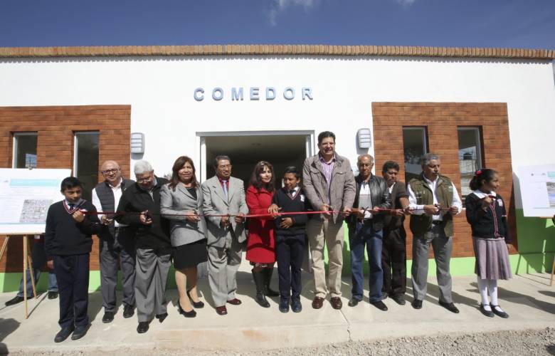  Entregan apoyos en escuelas de Metepec