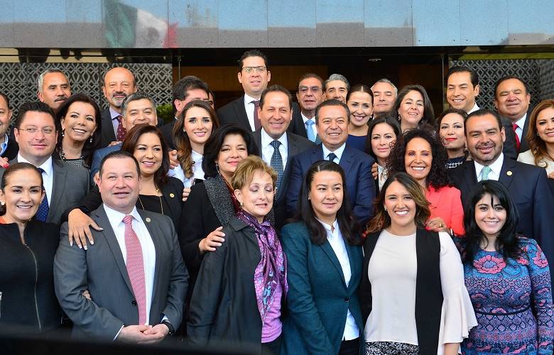 Refrenda EAV compromiso para trabajar a favor de los sectores que más lo necesitan