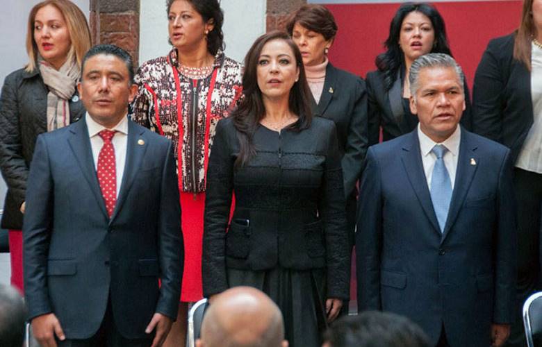 Acuden diputados a la promulgación del bando municipal de Toluca 2016
