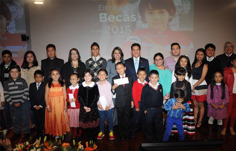 Apoya poder judicial estudios de servidores judiciales y de sus hijos