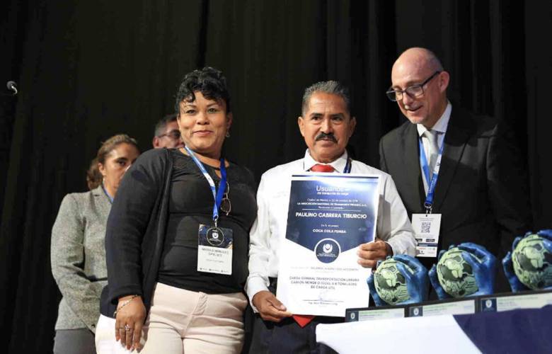 Recibe Coca-Cola FEMSA y SOLISTICA el Premio Nacional de Seguridad Vial