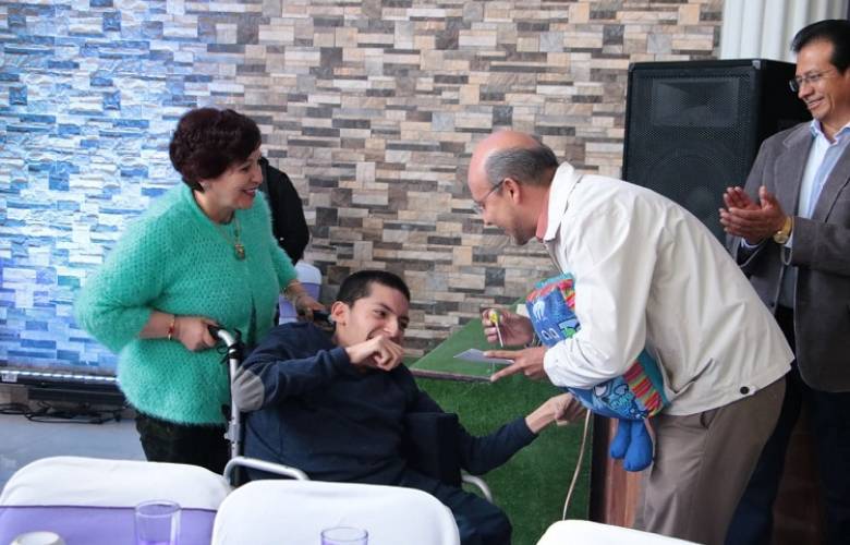 Reconoce José Manuel Uribe entrega y dedicación de maestros que tienen hijos con discapacidad