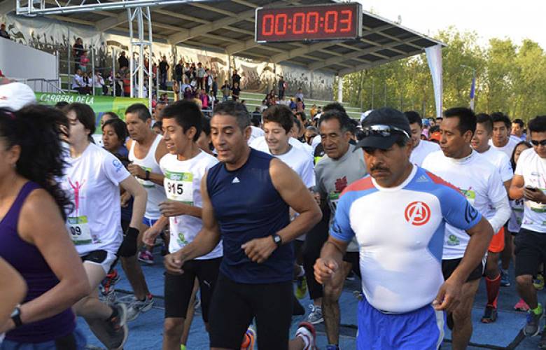Realizan exitosamente carrera de la mujer 5k