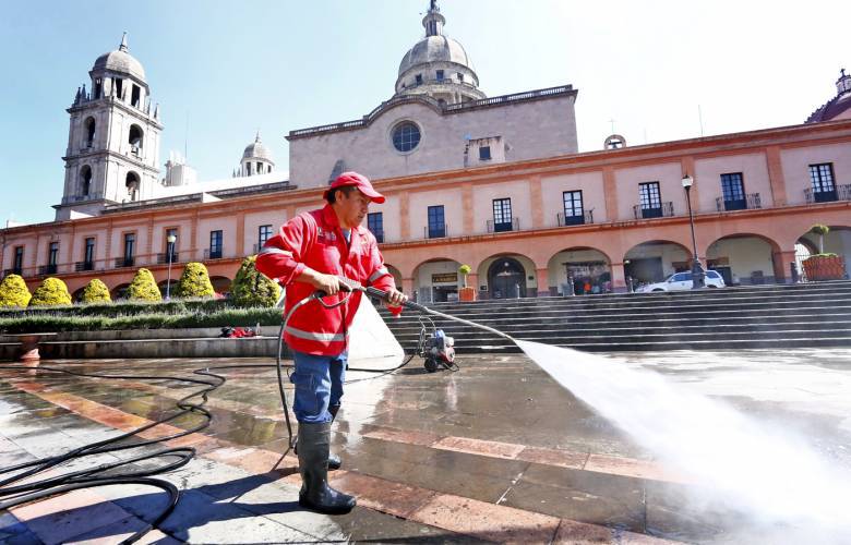 Continúa recuperación y embellecimiento de espacios públicos de Toluca
