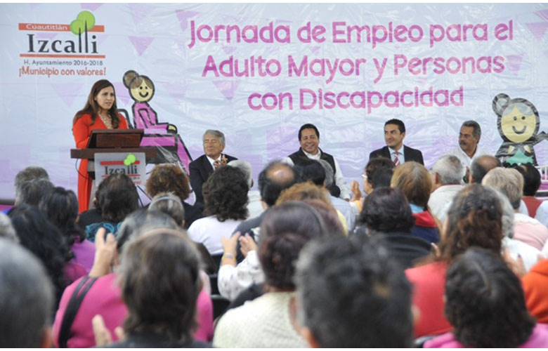 Brinda Izcalli oportunidades laborales a personas con discapacidad y adultos mayores