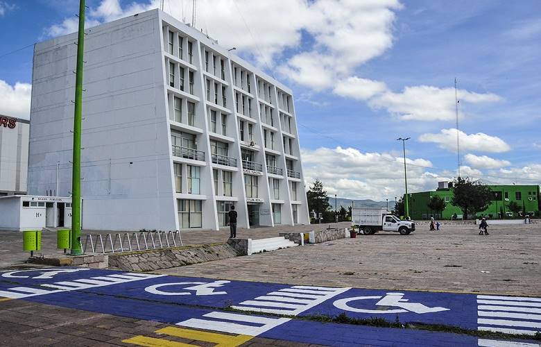 Ofrece Izcalli descuentos en trámite de placas para discapacitados