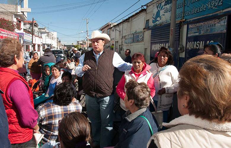 Lleva reynaldo navarro servicios de salud a vecinos de ixtapaluca