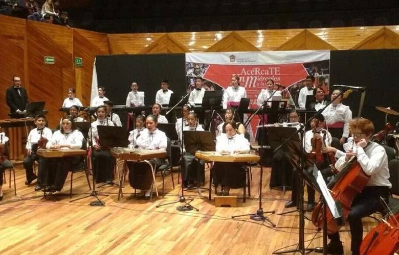 Participa orquesta típica infantil-juvenil 