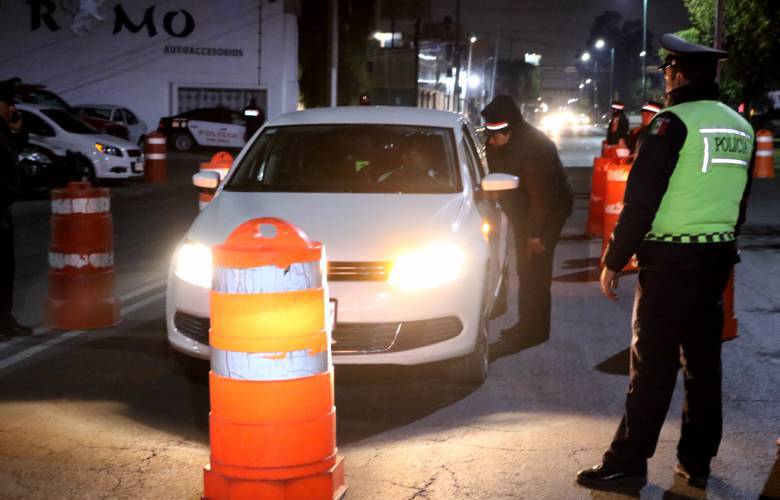 Remite policía de Toluca a 24 personas al 