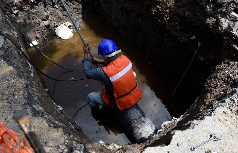 Supervisan los avances en la red de agua de Nezahualcóyotl