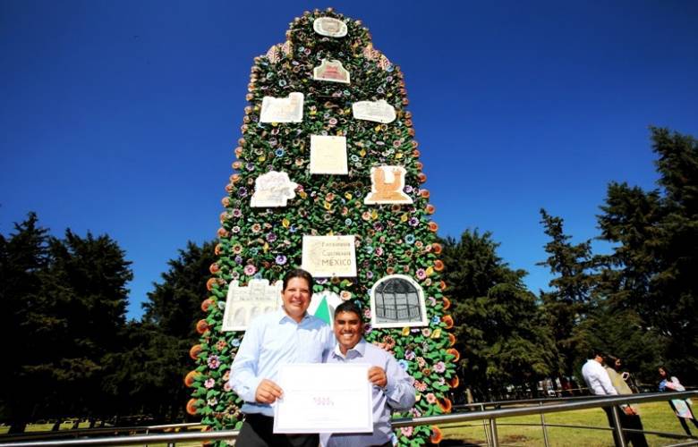 Inauguran Árbol de la Vida monumental en Metepec