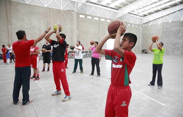 Equipo triqui de basquetbol visita UAEM 