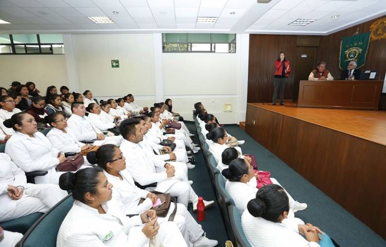 Sin personas lesionadas tras fuerte lluvia en Huixquilucan