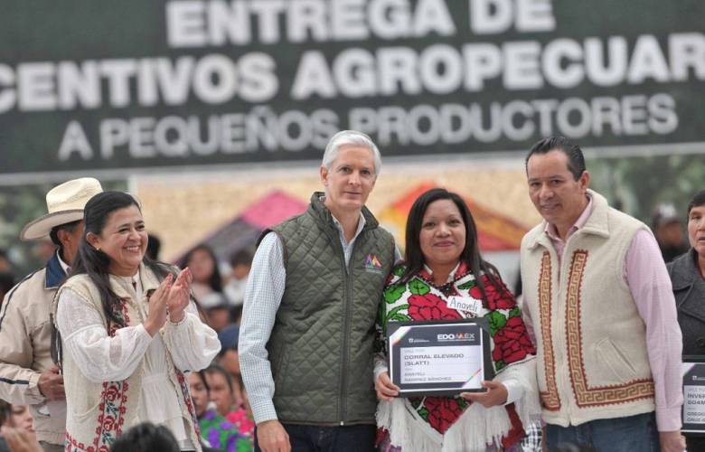 Entrega Alfredo del Mazo apoyos agropecuarios a productores de 8 municipios del norte del Edoméx