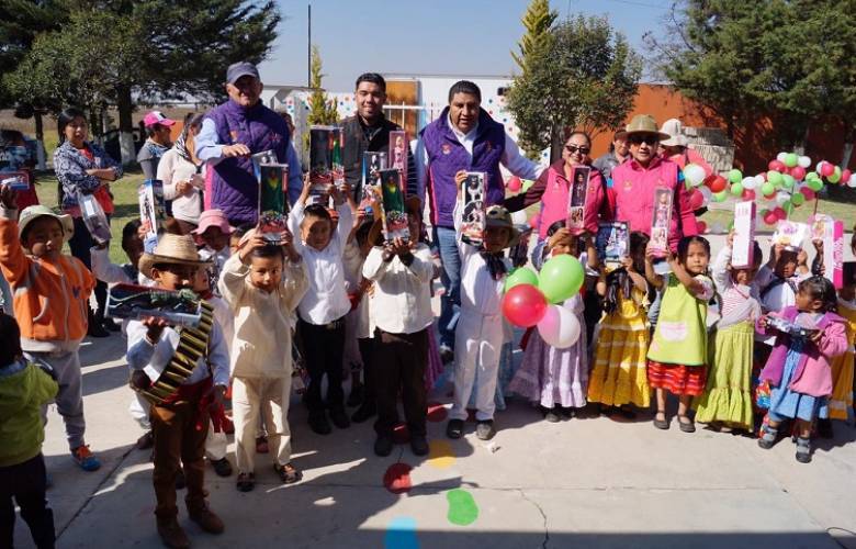 Más 1 mil 300 apoyos entregados en primera jornada comunitaria del DIF Toluca