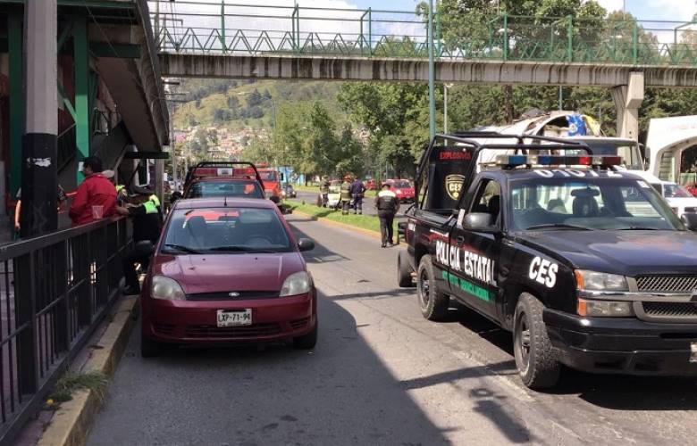 Atienden servicios de emergencia municipales reporte falso de bomba en escuela de Toluca