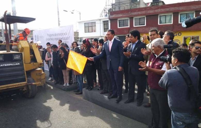 Inicia programa de emergencia de bacheo en la capital mexiquense