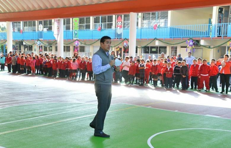 Izcalli beneficia al sector educativo con instituciones más dignas