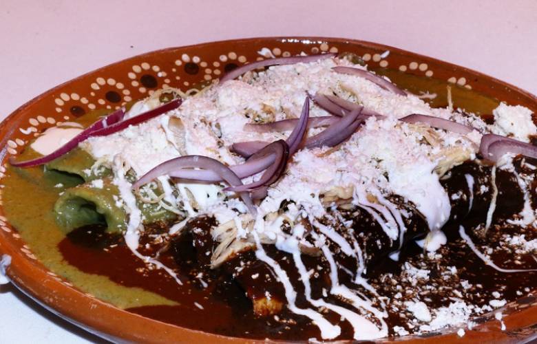 Califican visitantes como exquisita la 3ª Expo del Mole en San Buenaventura