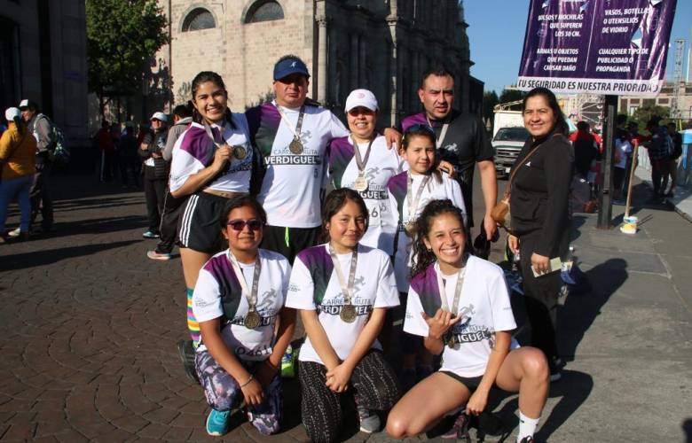 Participan toluqueños en la Carrera 