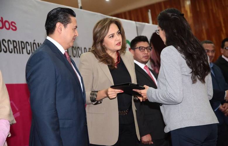 Recibieron cambio de adscripción 952 maestros estatales