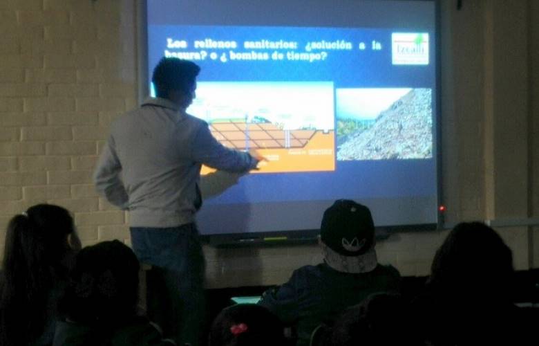 Con pláticas, Izcalli apuesta por un óptimo tratamiento de la basura