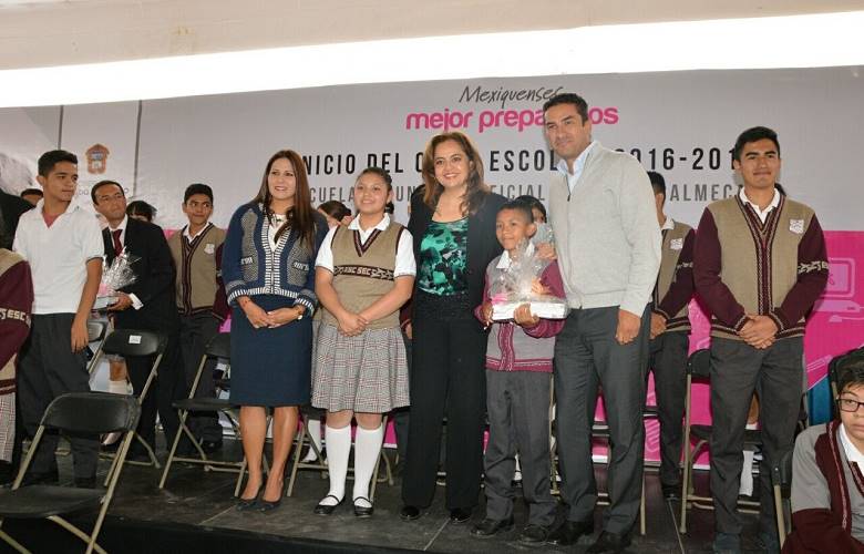 Comprometidos con la educación izcallense