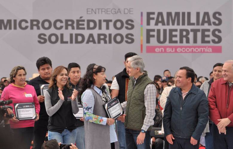  Entregan microcréditos para fortalecer a las micro y pequeñas empresas mexiquense