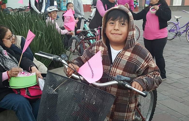 Se unen ciclistas de Metepec a la lucha contra el cáncer de mama