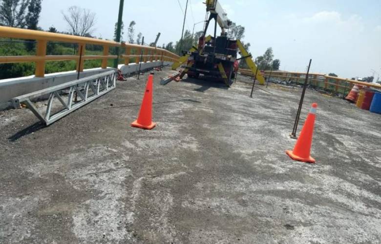 Reconstruyen puente vehicular del Periférico Oriente y Río de los Remedios